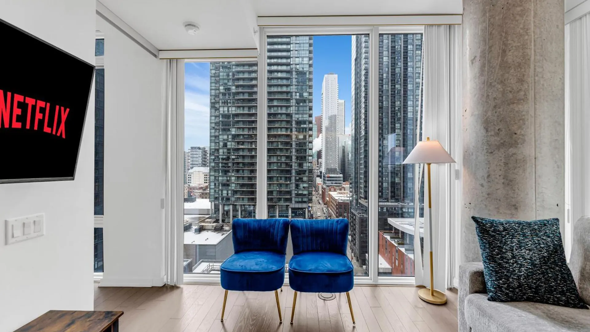 Urban Downtown Suites Toronto Apartment